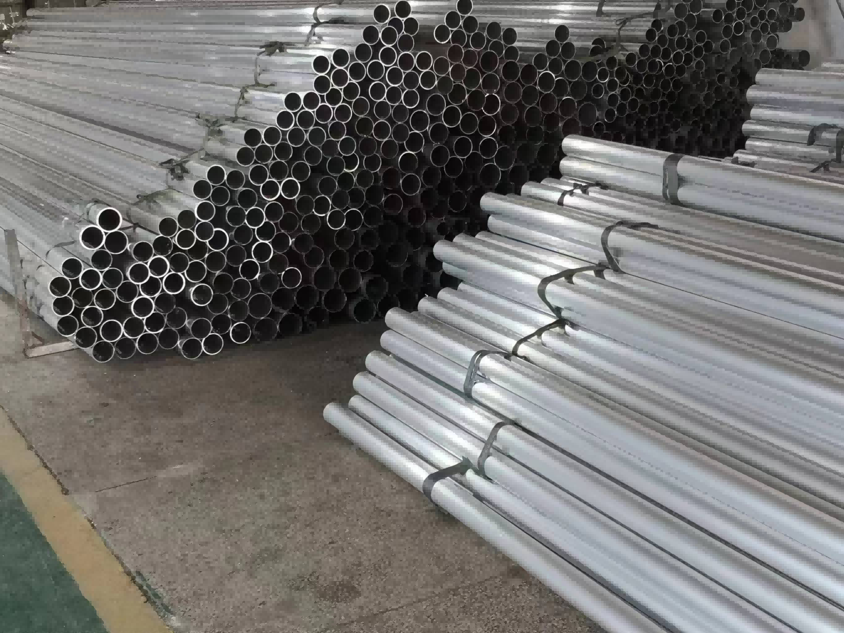 Custom Aluminum Pipes